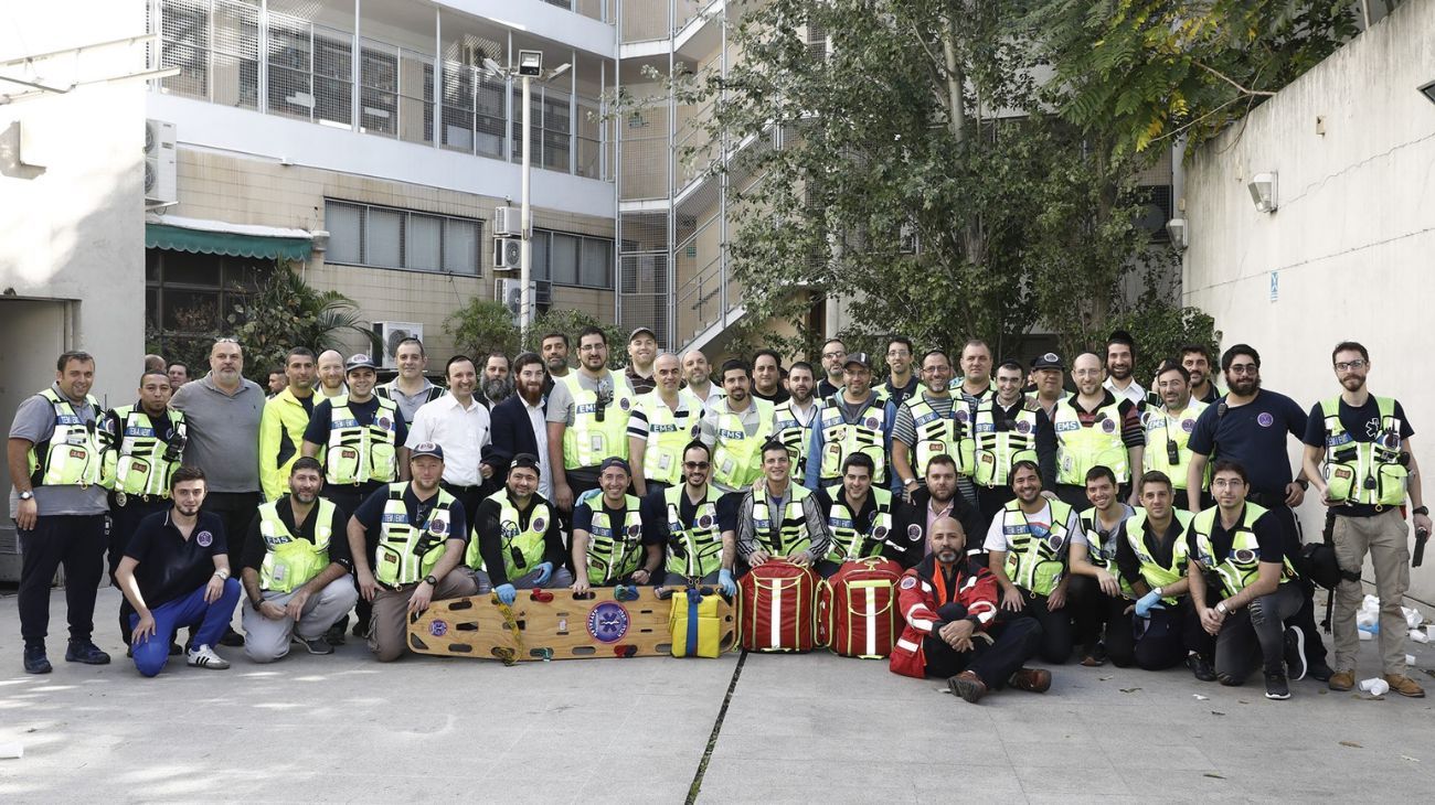 Qué es y cómo funciona Hatzalah, el servicio de ayuda que asistió a las víctimas en el fatal incendio de Recoleta