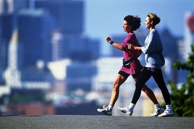 Caminar rápido, la clave para un cerebro más joven