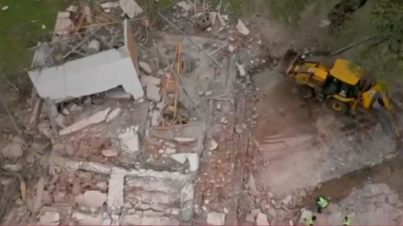 Edificio en construcción se desplomó sobre la colectora de General Paz