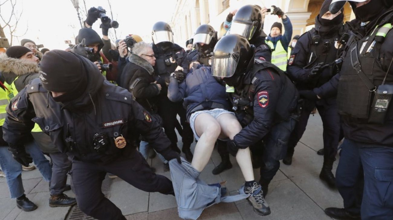 Detuvieron a más de 5000 personas en Rusia por protestar contra la invasión a Ucrania