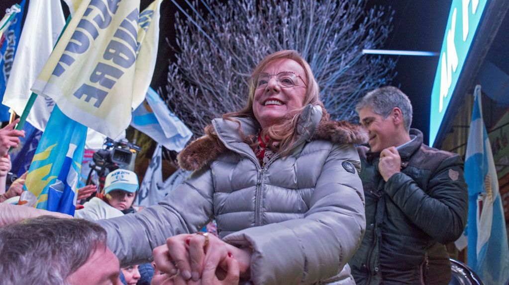 Alicia Kirchner se adjudicó la victoria de las elecciones y es reelecta gobernadora