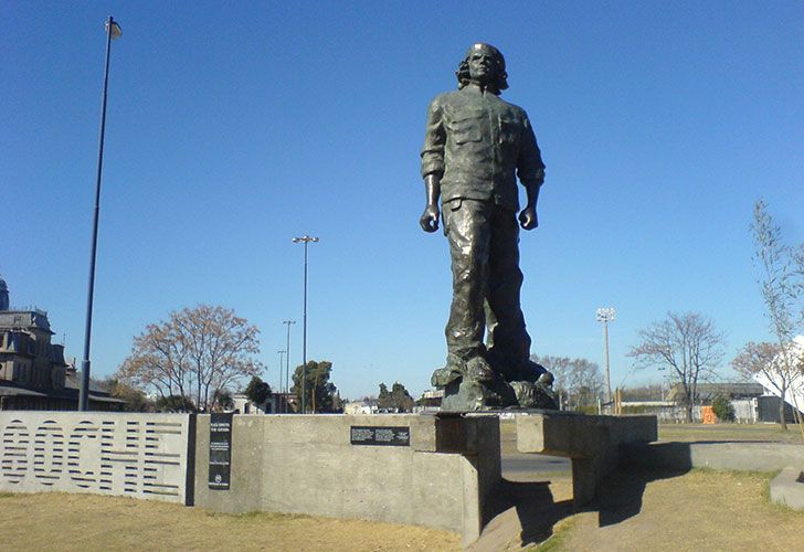 Juntan firmas para quitar la estatua del "Che" Guevara en Rosario