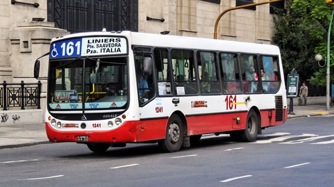 Realizan un paro en la línea 161 de colectivos por un chofer baleado