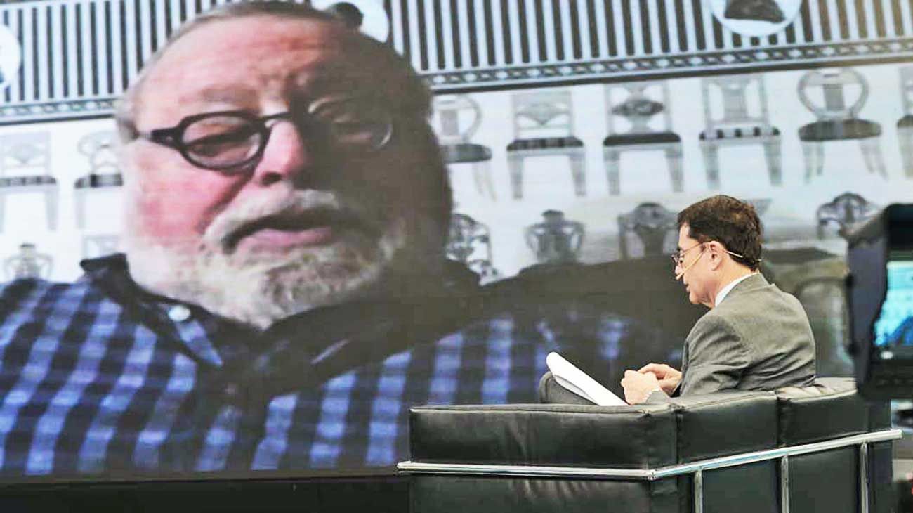 Fernando Savater: "En todas las épocas les pedimos a los políticos cierta dimensión mítica"