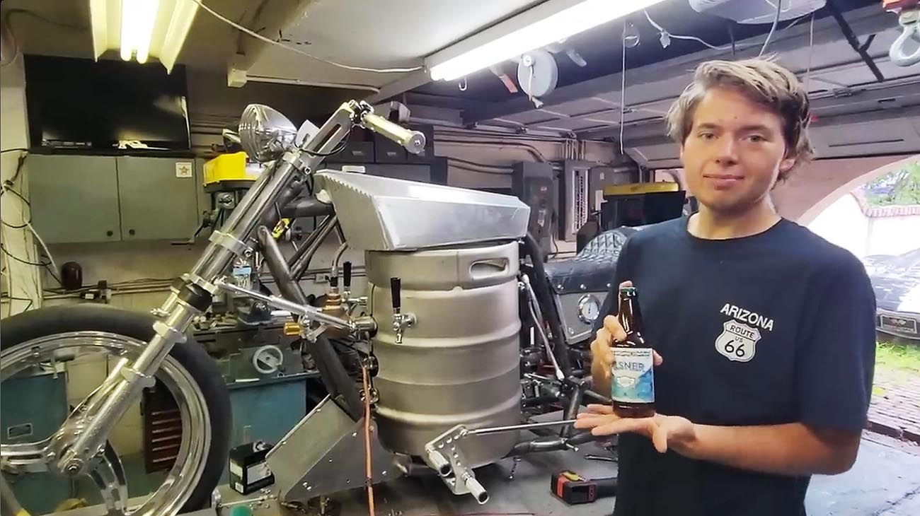 El creador de la moto a cerveza se viralizó tras compartir su sorprendente invención