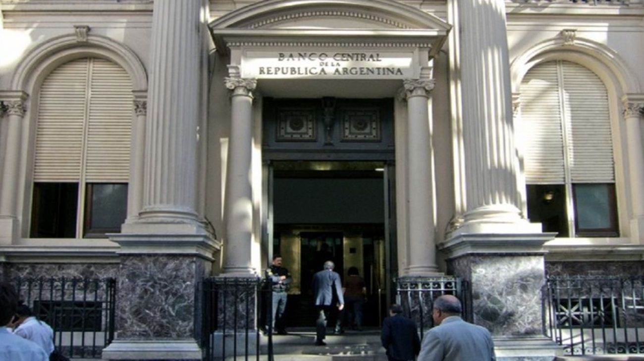 El Banco Central reduce tasa un 29%: ¿Cómo afectará al carry trade?