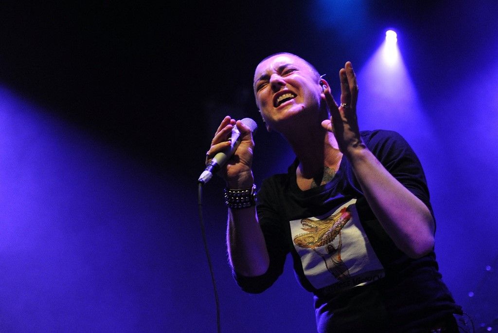 Sinéad O'Connor: 5 éxitos de la cantante irlandesa que fue un ícono de los noventa