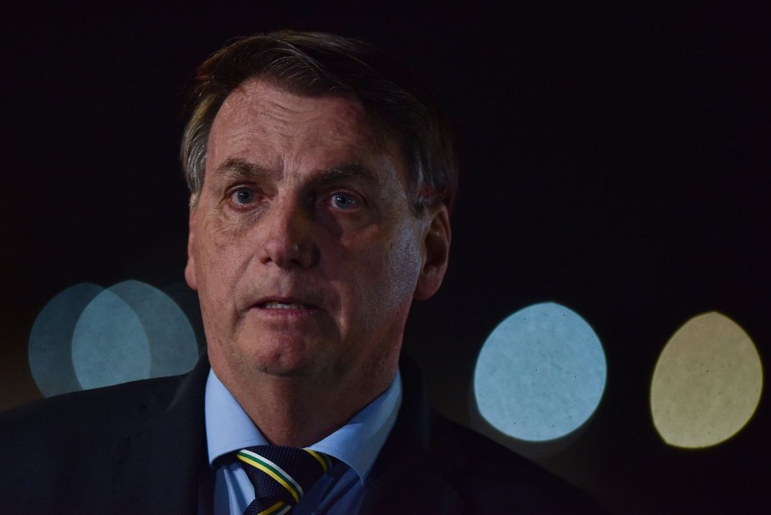 Bolsonaro vuelve al programa social con polémico financiamiento