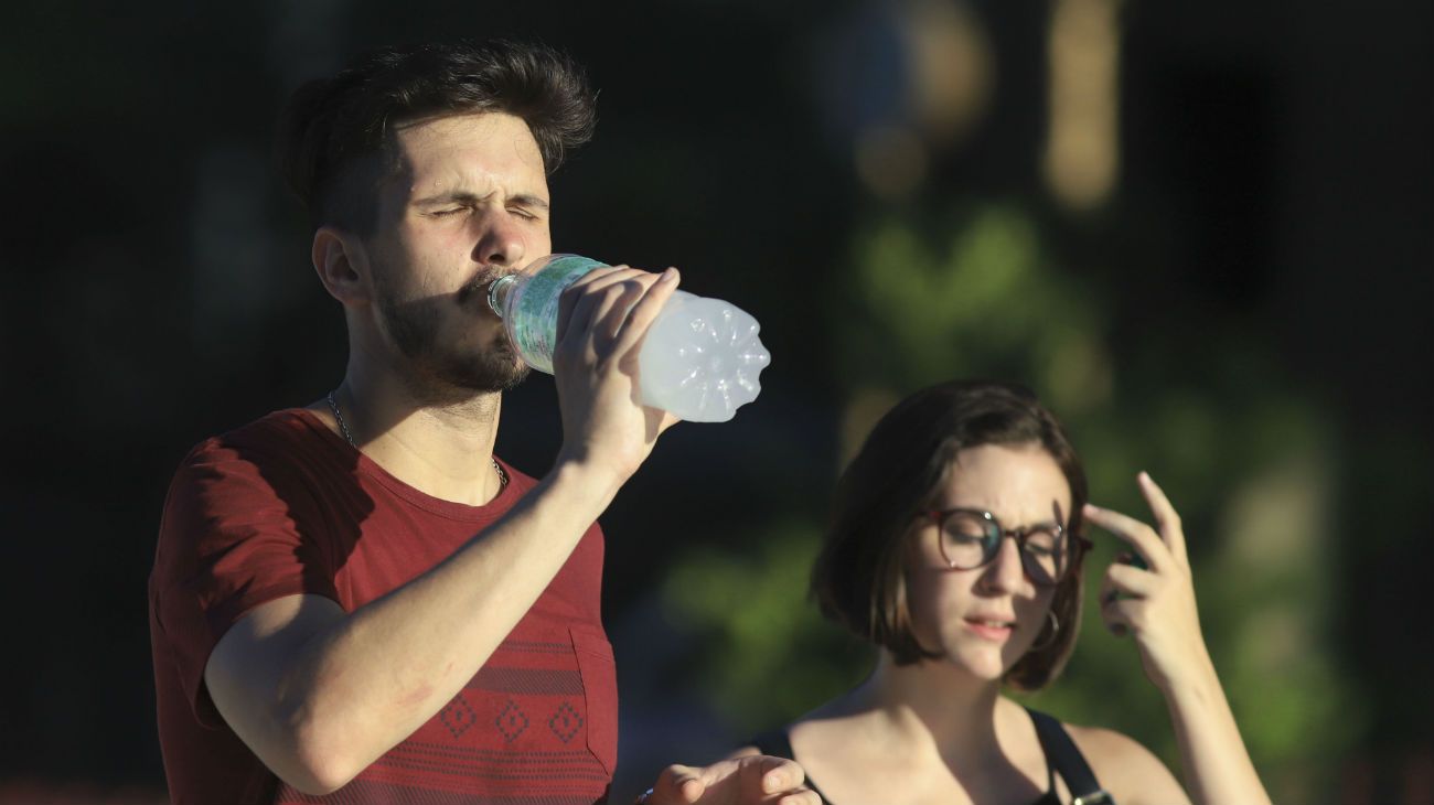 Comienza con una ola de calor: cómo siguen las temperaturas en la semana