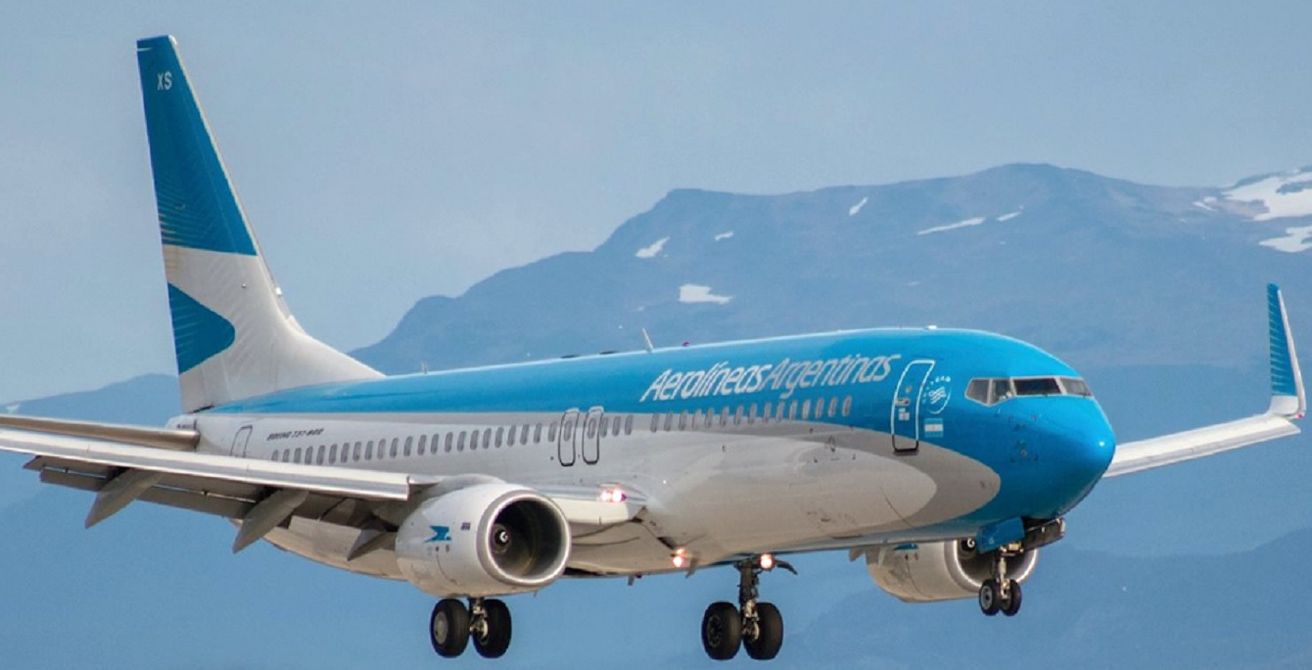 Aerolíneas Argentinas presentó su balance: redujo pérdidas en un 61% respecto al 2022