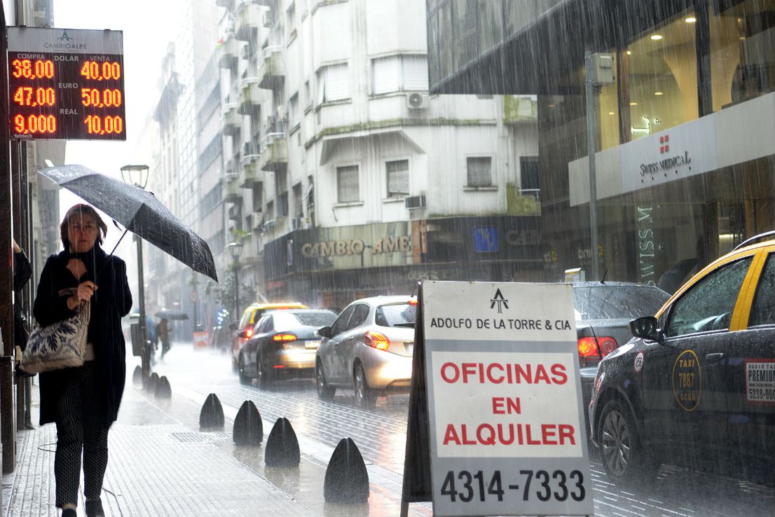 Llueve en Buenos Aires y hay alerta por posible caída de granizo