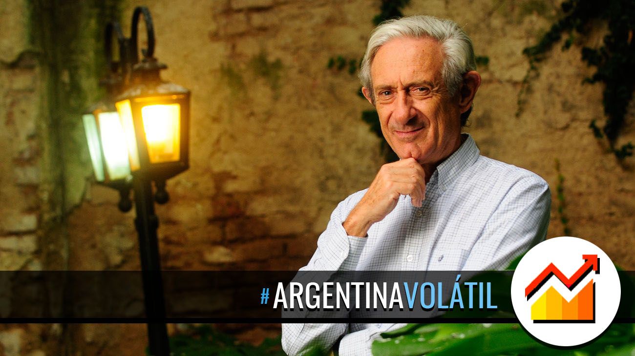 Juan José Llach: "La Argentina le tiene miedo a la flotación cambiaria"
