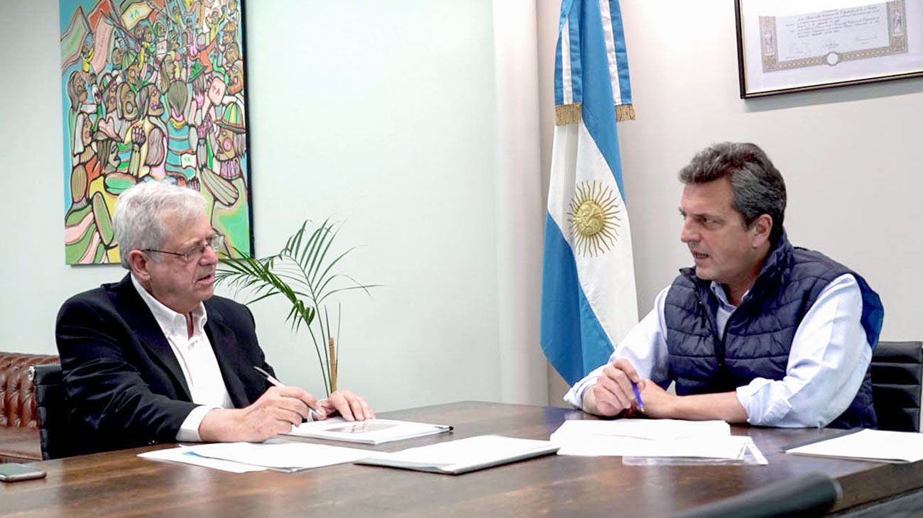 El vice de Massa culpó a Milei por la suba del dólar