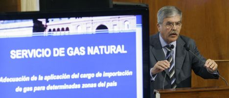 Con la TV digital, De Vido lanzaría su propio canal de cable