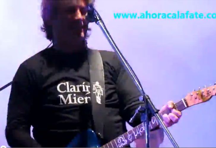 Boudou rockeó en El Calafate con una remera de "Clarín miente"