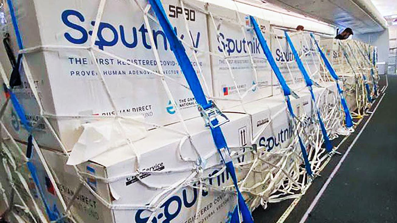 Más vacunas Sputnik V: parten a Rusia dos nuevos vuelos de Aerolíneas Argentinas