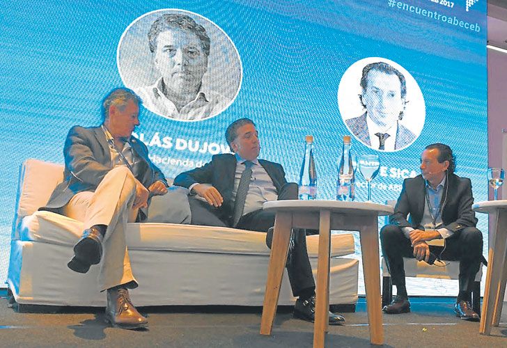 Por el ajuste, Dujovne gana poder en el equipo económico de Macri