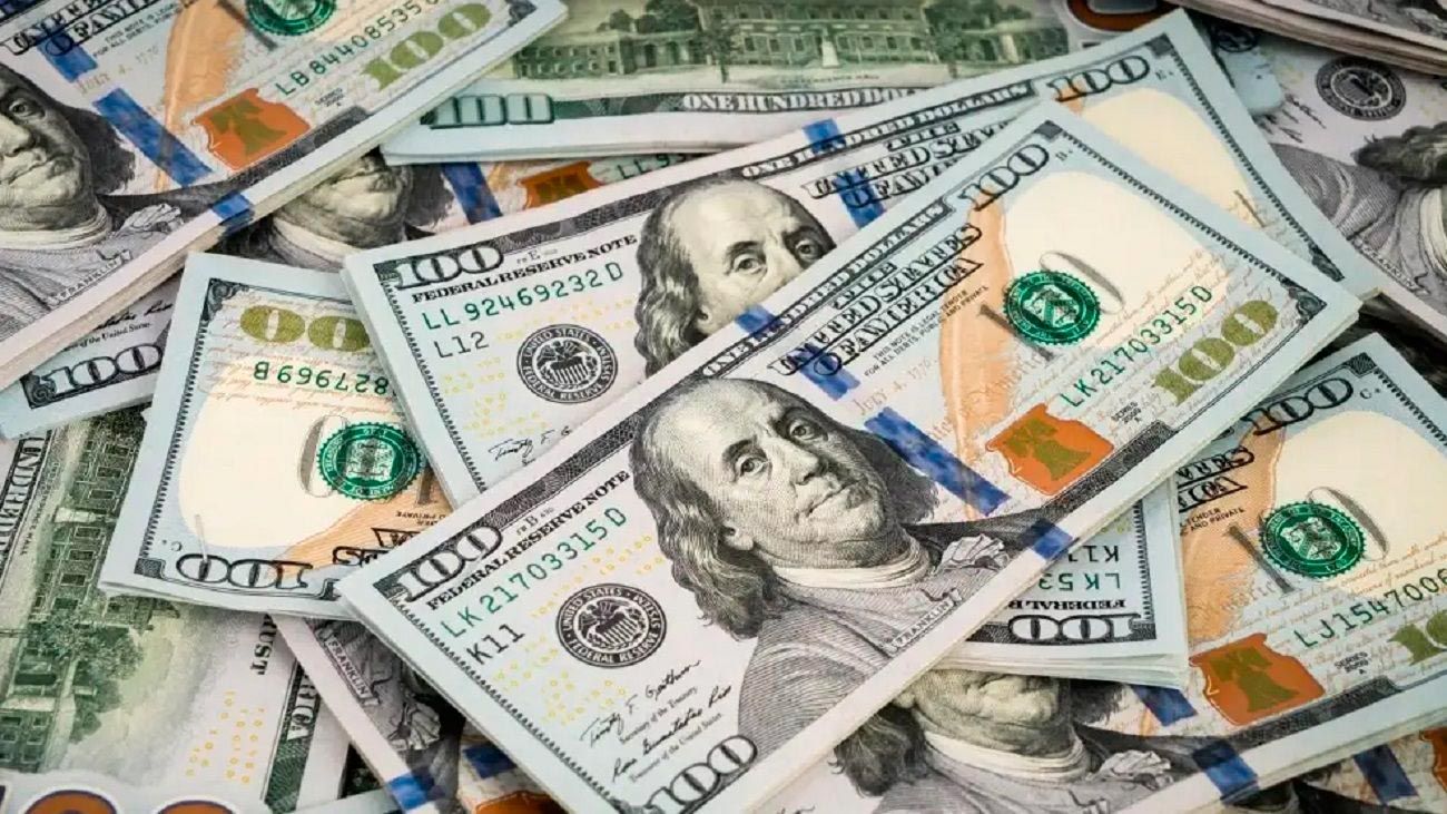 El dólar blue cayó en el cierre de este 27 de agosto y aumentaron las reservas del Banco Central