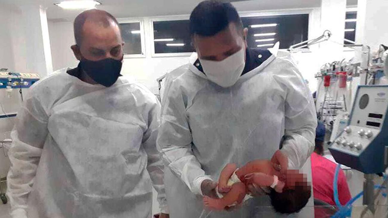Abandonó a su bebé en una bolsa: "No puedo tenerlo, cuídenlo, pido perdón"