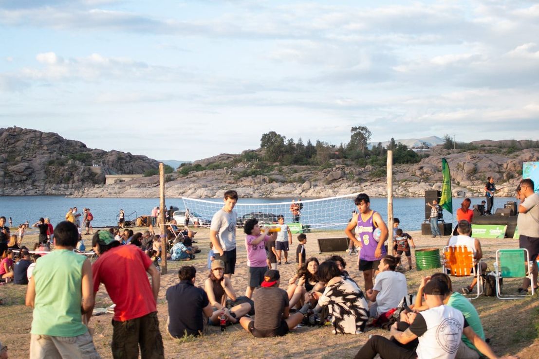 Con ánimo renovado, Capilla del Monte abrió su temporada de verano