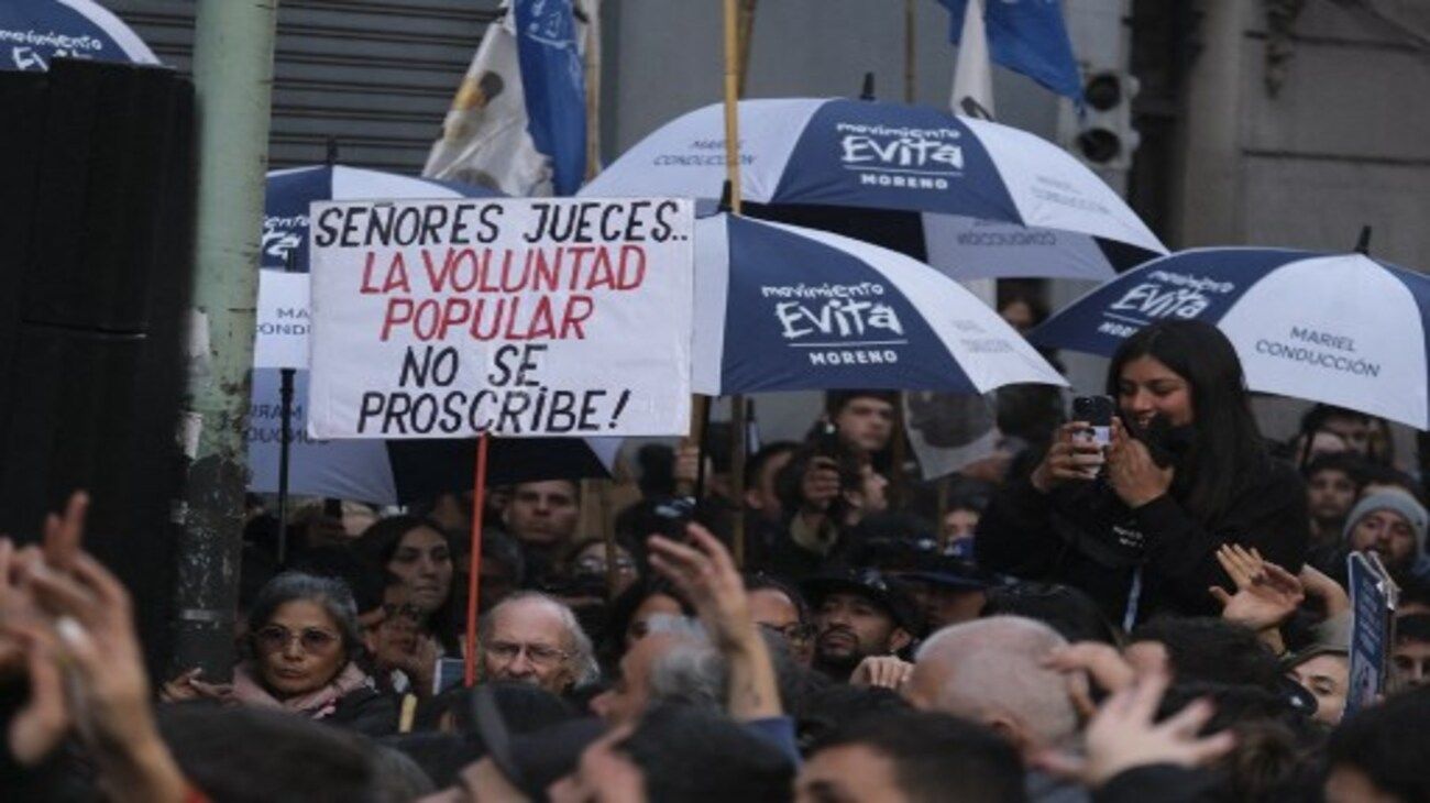 Cristina Kirchner deberá presentarse en Comodoro Py en cinco días hábiles para quedar detenida