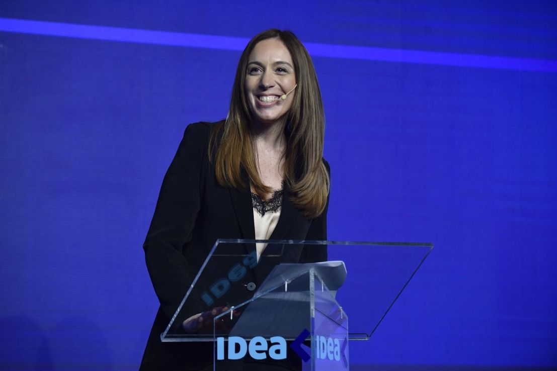 Vidal en el Coloquio de IDEA: "Hay que salir de la pobreza sin punteros y sin narcos"