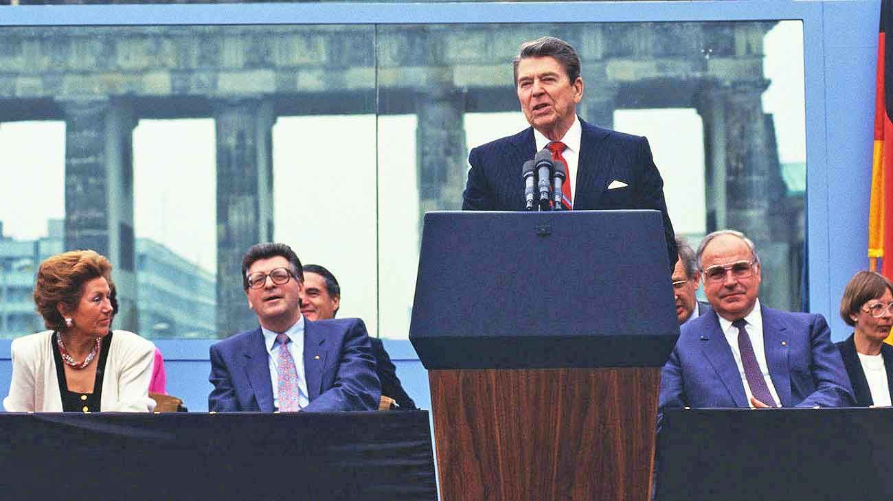 ¡Derribe este muro, señor Gorbachov!