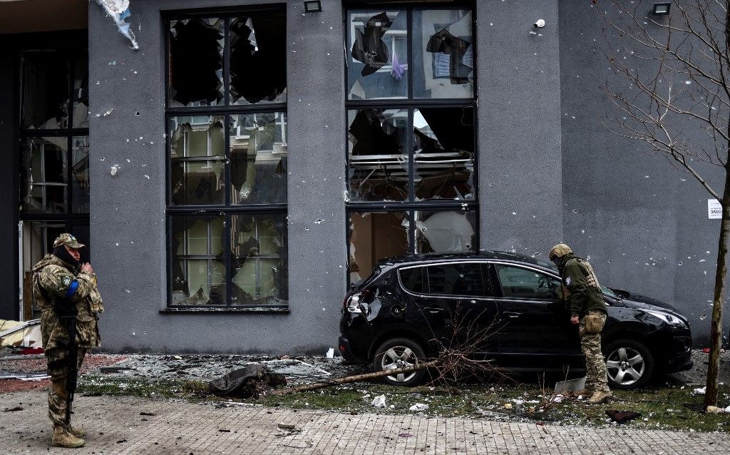 Comenzó la retirada: las tropas rusas dejan cadáveres y minas en las afueras de Kiev