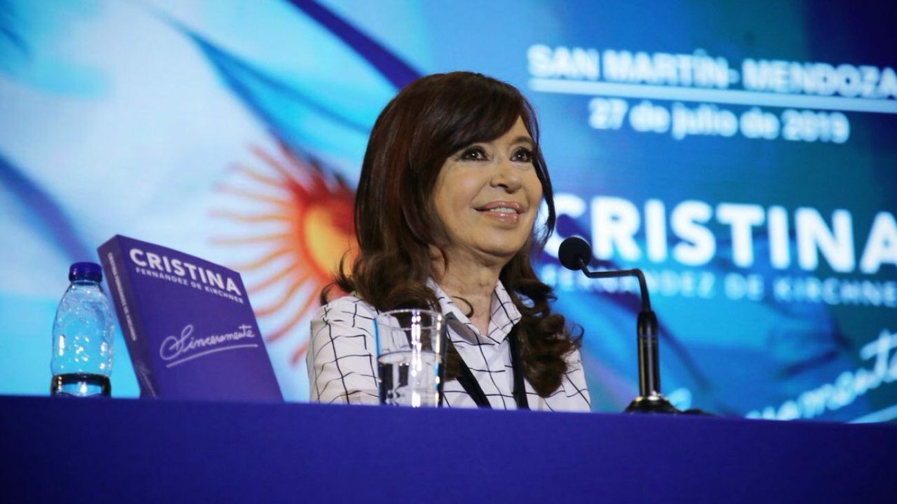 SraCristinaLeCuentoQue: atronadora respuesta de los exiliados venezolanos a CFK