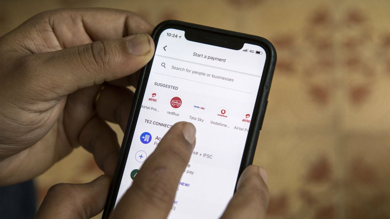 Pagos digitales: Facebook y Google quieren conquistar a los usuarios indios