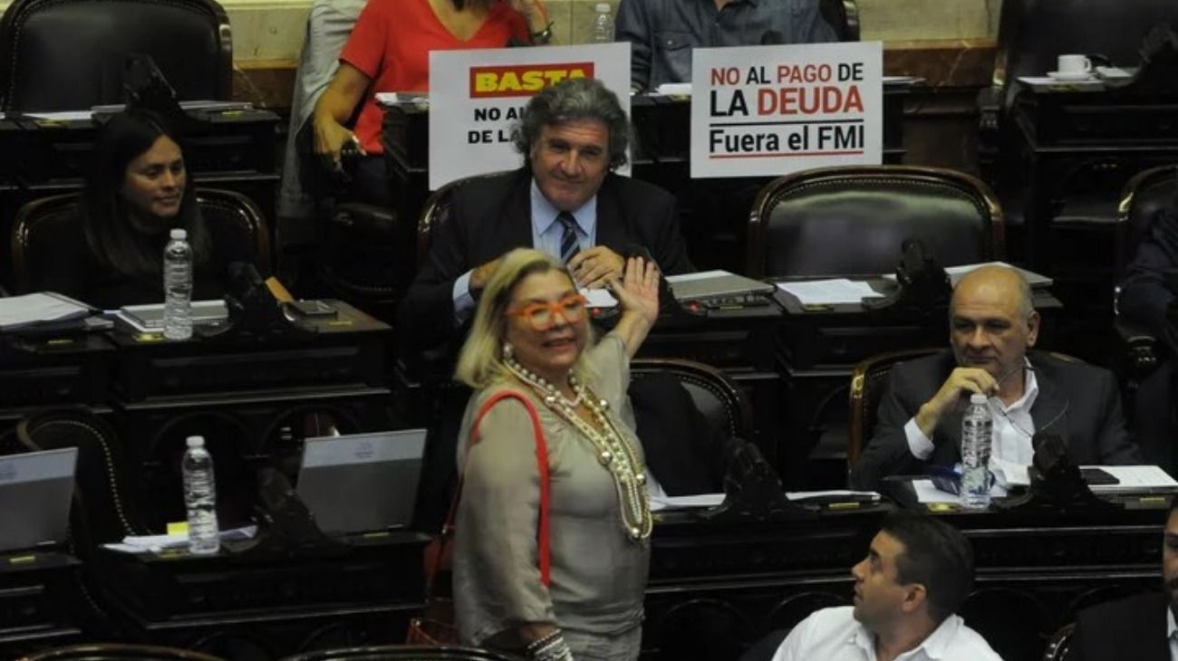 Elisa Carrió se levantó en plena sesión e increpó a un diputado mendocino