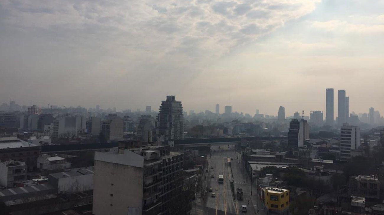 Humo en la Ciudad de Buenos Aires: de dónde viene el olor a quemado