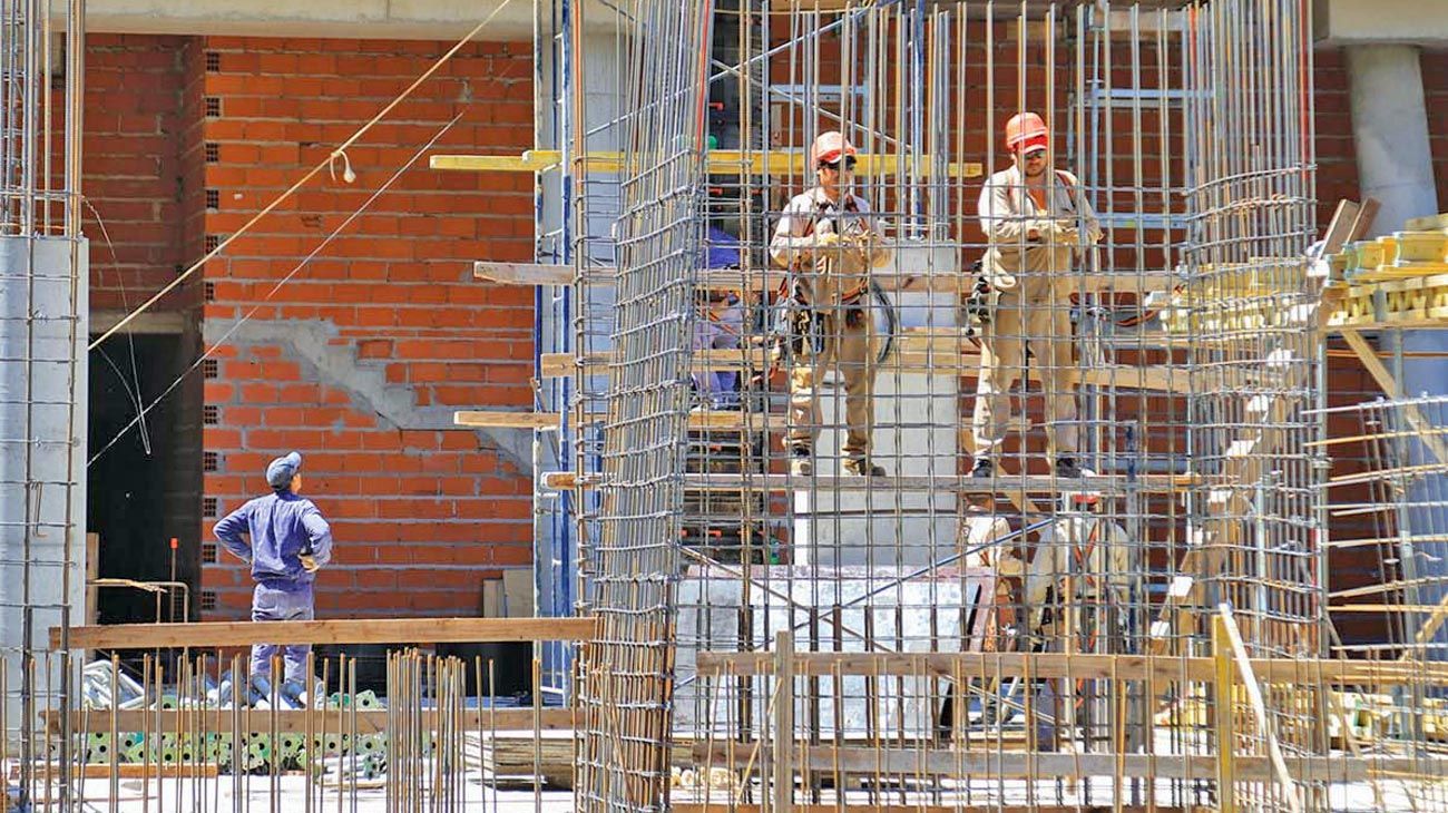 Construcción: el 60% de las obras están paradas