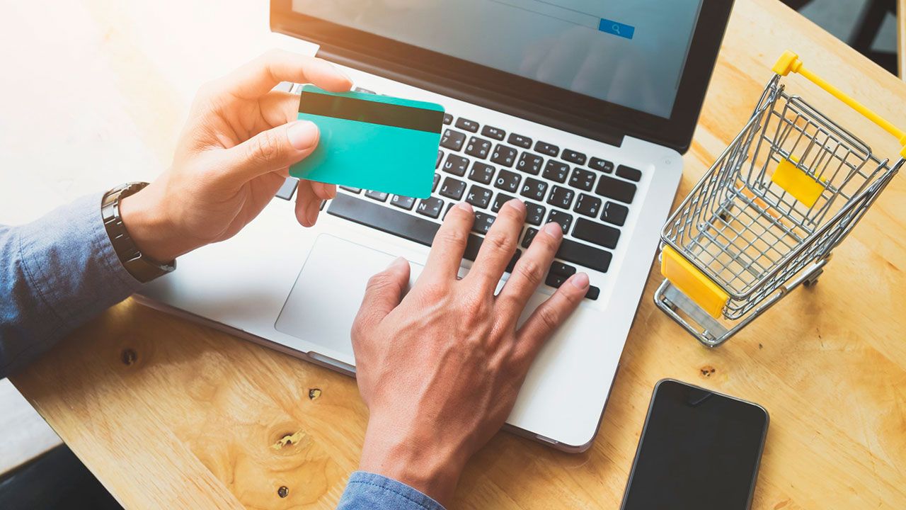 Curso de E-Commerce II en la plataforma online de extensión universitaria
