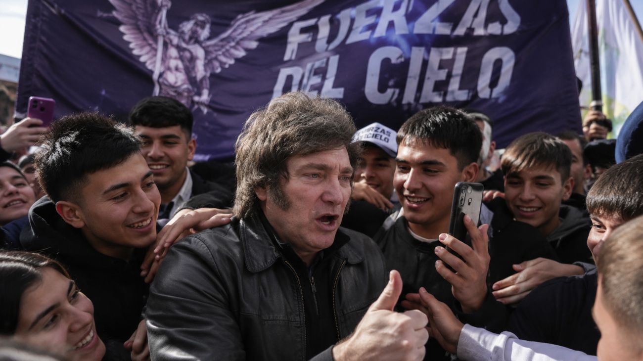 Presidente de FOPEA: “Los ataques de Milei al periodismo se reproducen en todas las provincias”