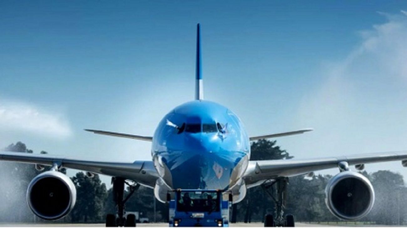 Cielos abiertos: Argentina y Brasil firmaron un acuerdo para eliminar el límite de vuelos