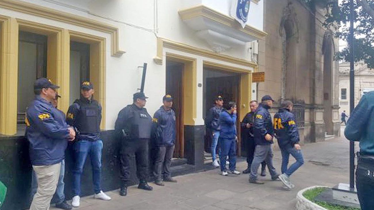 Escándalo narco: apartan a dos jefes policiales