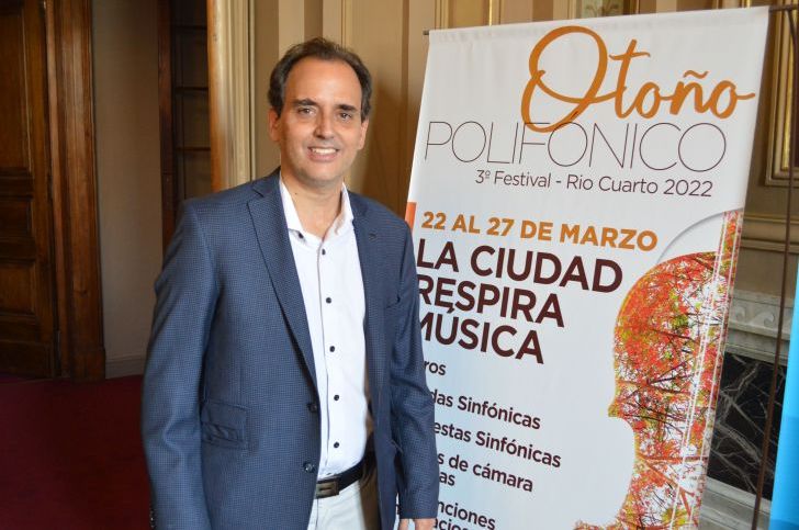 Llamosas empezó a mostrarse en Córdoba, aunque en modo conciliador