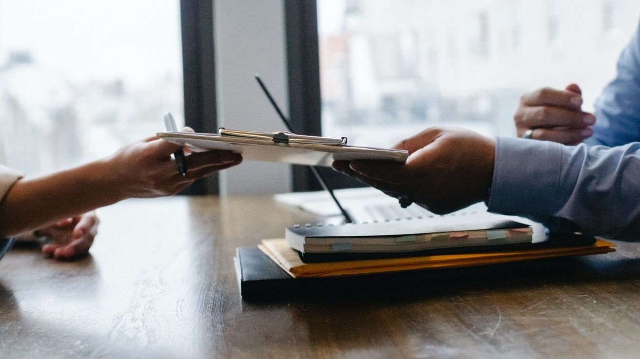 Paso paso, cómo crear tu CV con inteligencia artificial