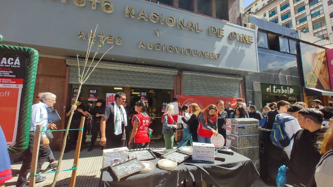 Cierre del INCAA: aseguran que, “el plan del Gobierno es proceder a un desguace y achicamiento”
