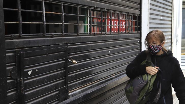 Alto déficit fiscal y falta de competitividad, las claves de décadas de atraso