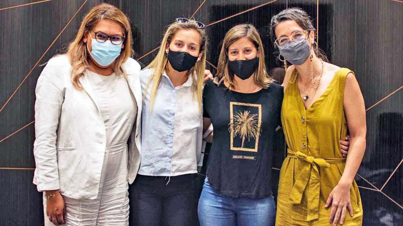 Reciben a jugadoras separadas de Rosario Central por denunciar hostigamiento laboral