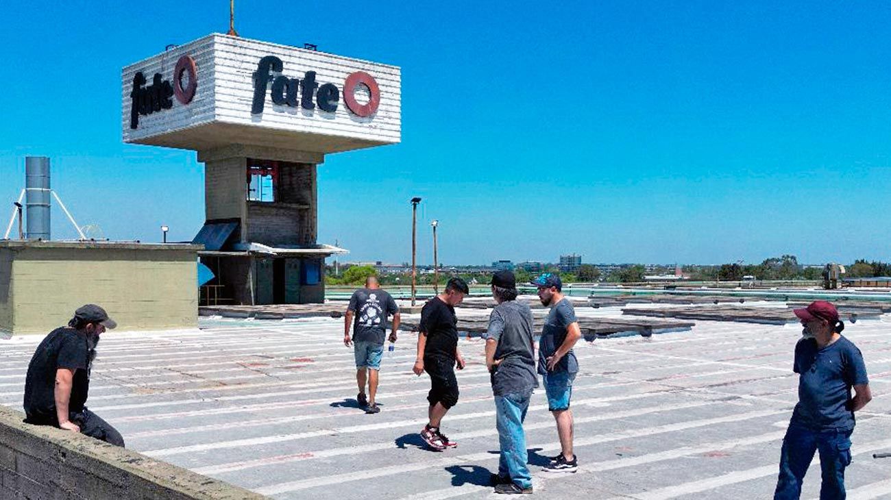 El desarrollo del cementerio: un modelo con una macro que mata la micro