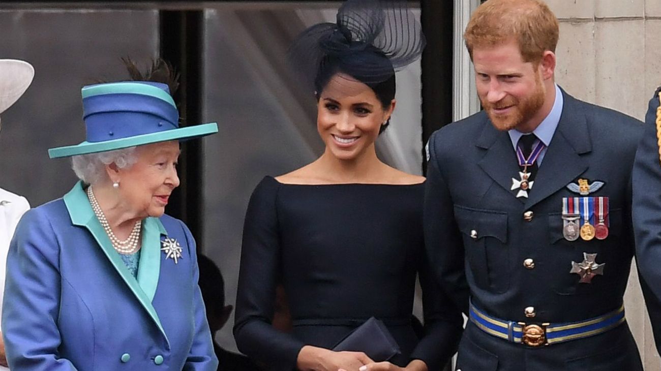 Gran Bretaña lista para recibir al bisnieto de origen afroamericano de la reina Isabel II