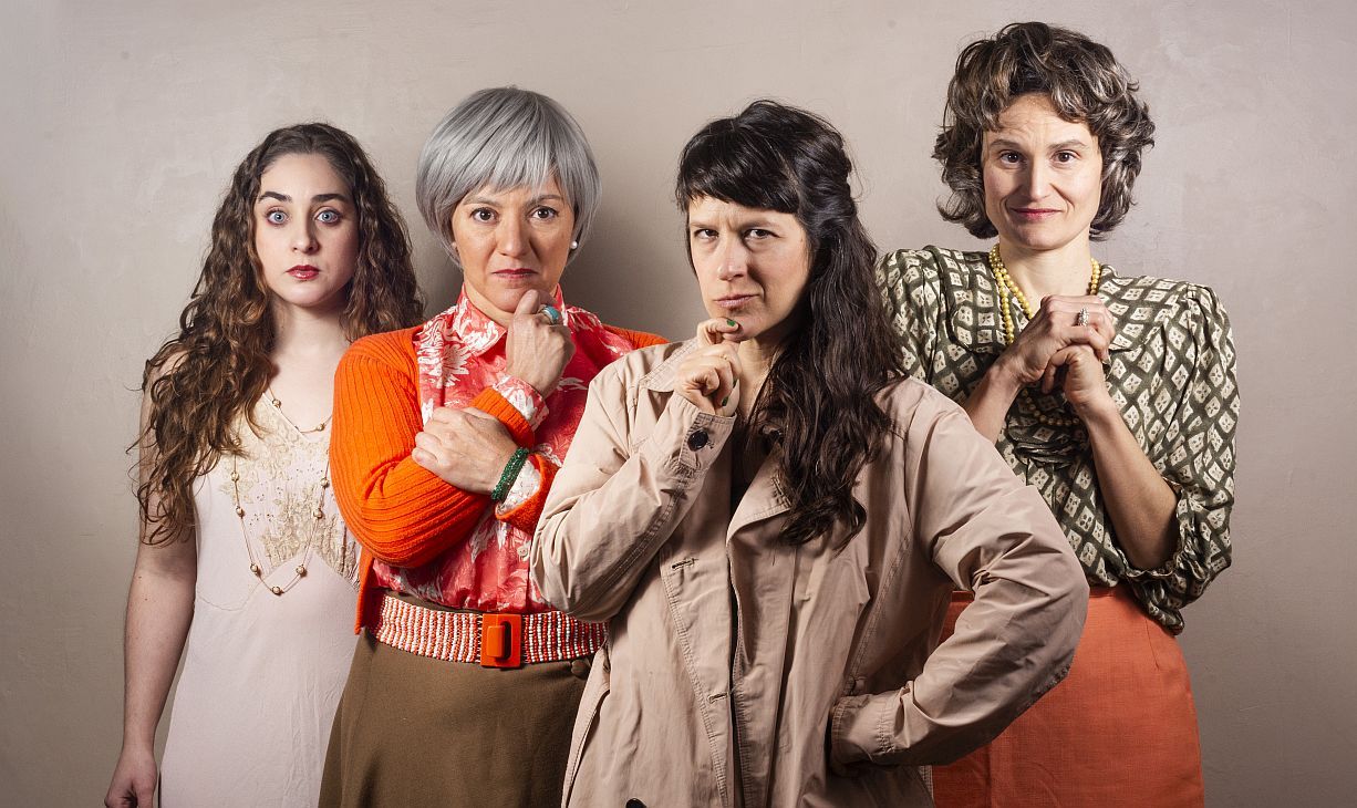 Esmeralda Incandescente: el policial que invoca a las abuelas