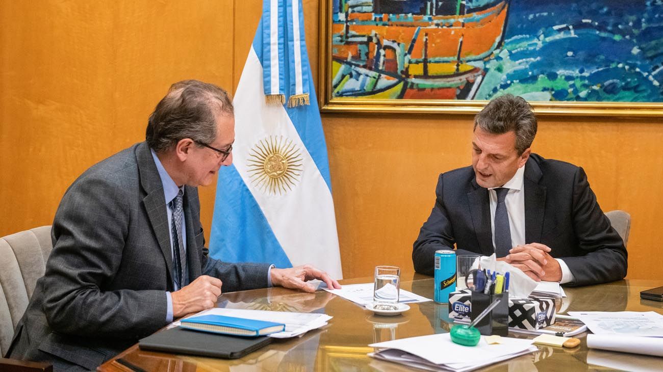 El Banco Central intervino fuerte por orden de Massa para contener un dólar que rozó los $500