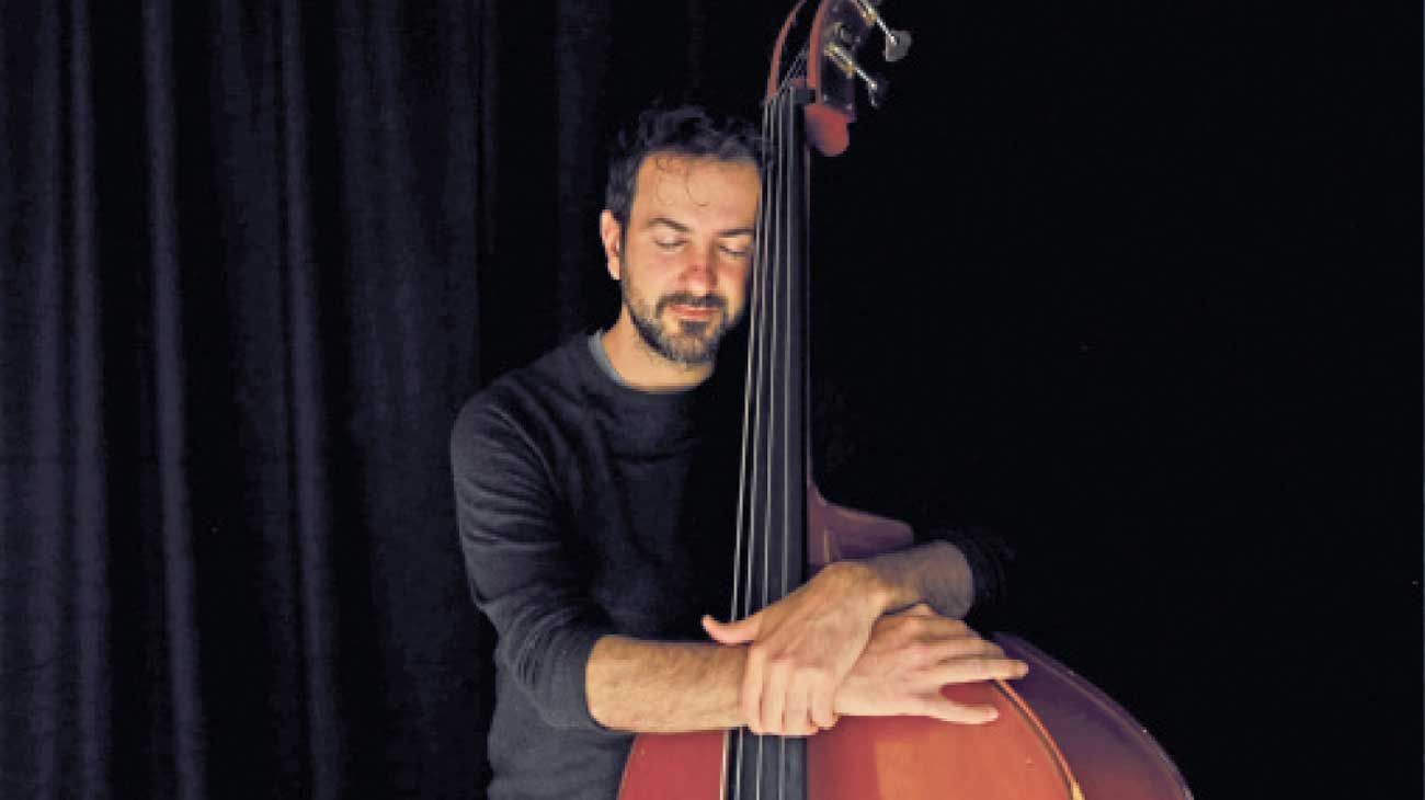 Dos fantasmas (músico e instrumento)