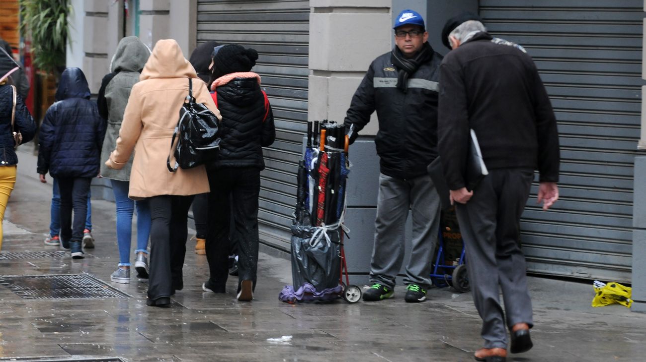 La venta ilegal callejera bajó 30,3% interanual en febrero