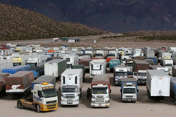 Camioneros adelantó el paro