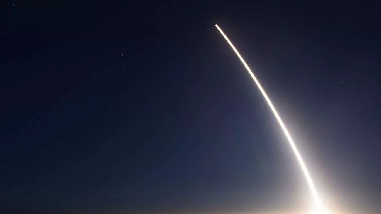 Fotógrafo admitió captar "interferencias extraterrestres" en el lanzamiento de misiles nucleares
